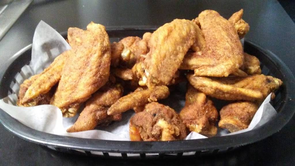 Resto-Bar Le Cheminot | restaurant | 254 Rue Deveault, Gatineau, QC J8Z 1S6, Canada | 8197772121 OR +1 819-777-2121