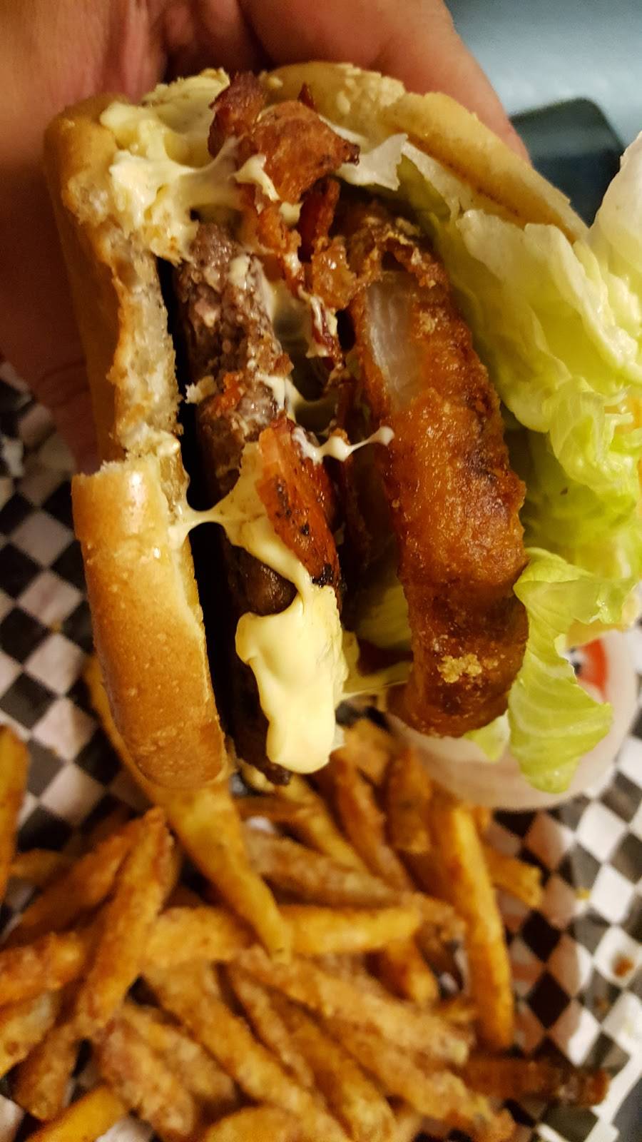 Burgerlicious | restaurant | 12, 650 CA-12, Rio Vista, CA 94571, USA | 7073742020 OR +1 707-374-2020