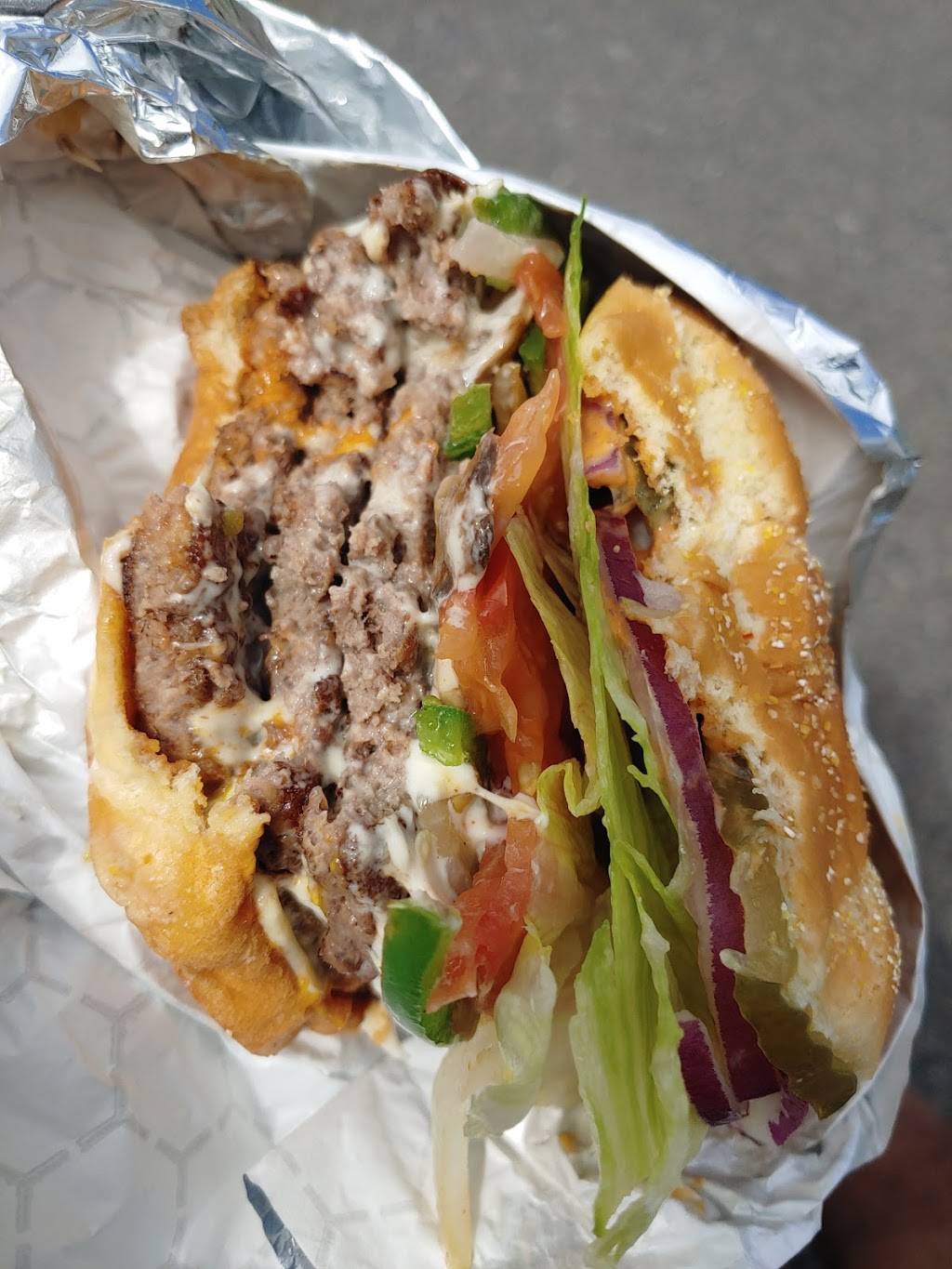 The Little Chicken - Burger | restaurant | 15178 8th Ave SW, Burien, WA 98166, USA | 2065961657 OR +1 206-596-1657