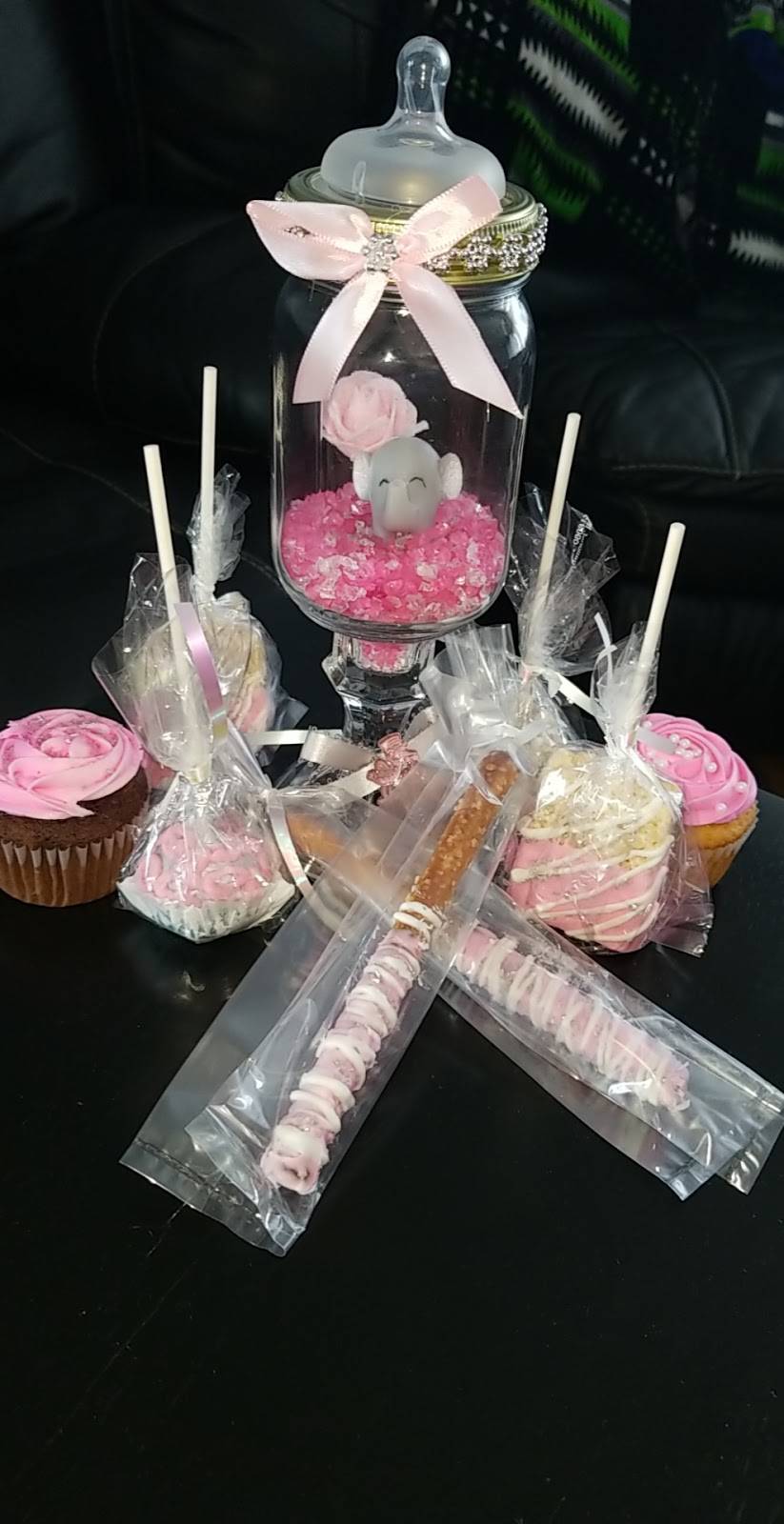 Ambers Coffee Cake | restaurant | 7242 W Touhy Ave, Chicago, IL 60631, USA | 7737446473 OR +1 773-744-6473