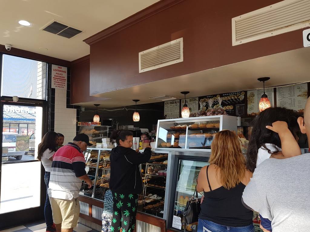 Winchells Donut House | cafe | 2501 San Pedro St, Los Angeles, CA 90011, USA | 2137459038 OR +1 213-745-9038