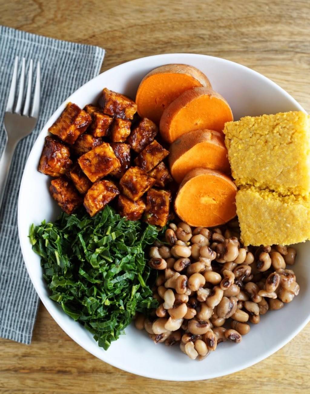 Libby’s Sweet Soul Kitchen | restaurant | 26423 W 8 Mile Rd, Redford Charter Twp, MI 48240, USA | 3137664857 OR +1 313-766-4857