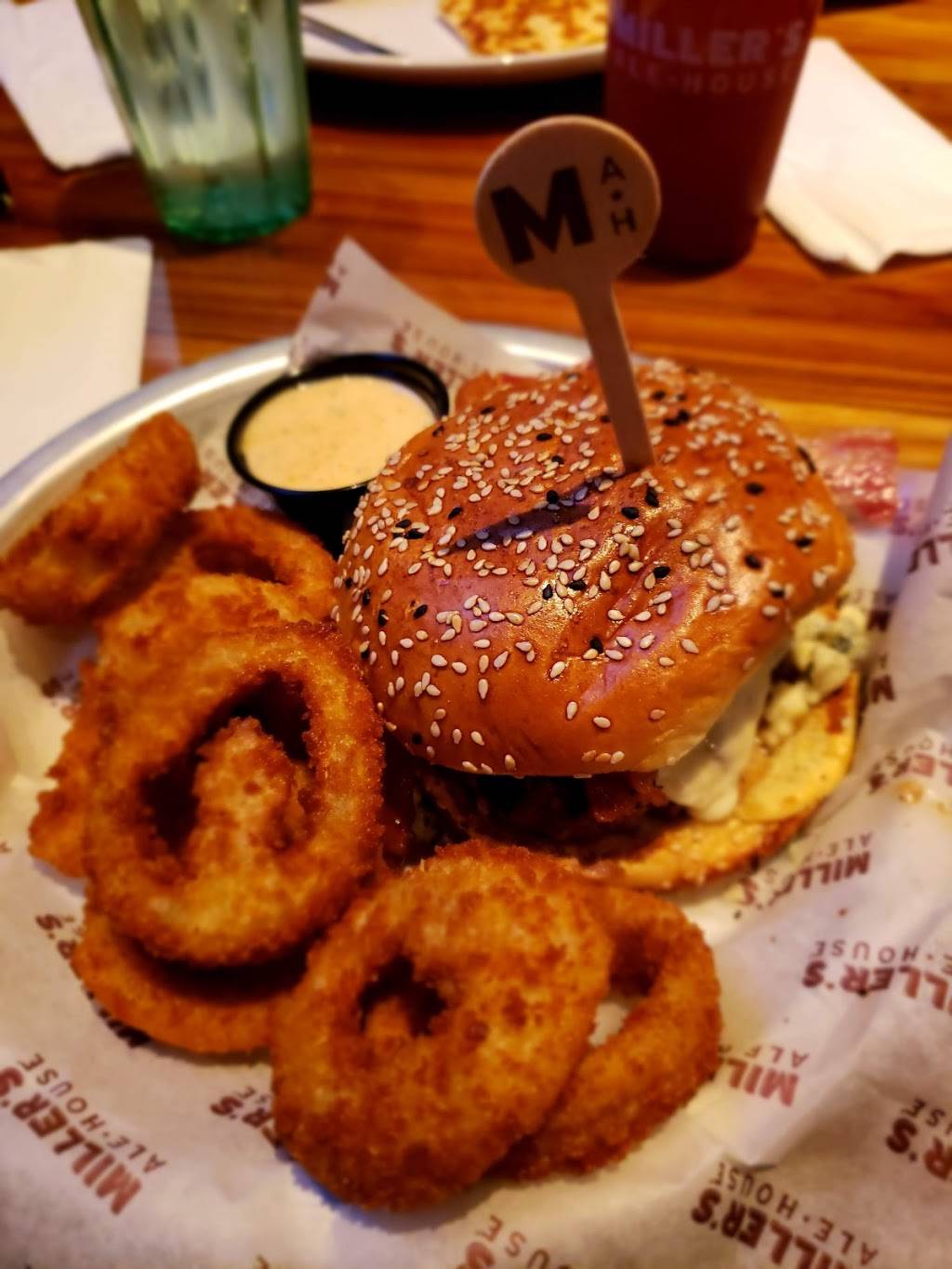 Millers Ale House - Orland Park | restaurant | 15630 South La Grange Road, Orland Park, IL 60462, USA | 7082920335 OR +1 708-292-0335