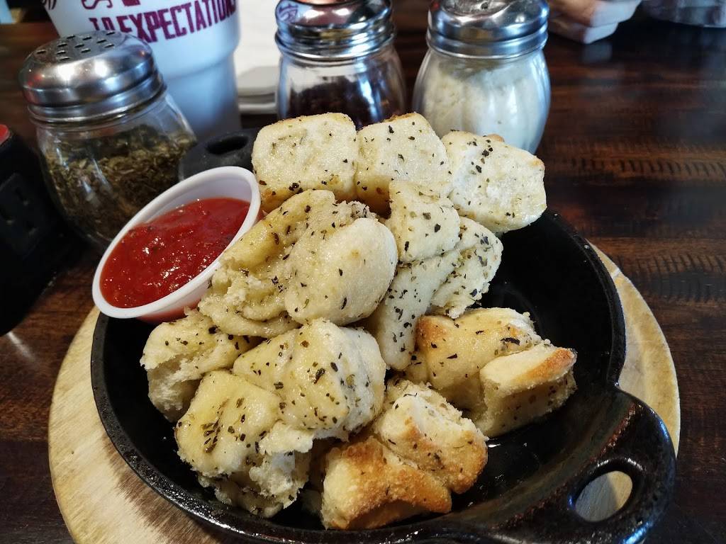 PYROS Fire Fresh Pizza | restaurant | 3002 Hardy St Suite 170, Hattiesburg, MS 39401, USA | 7693907509 OR +1 769-390-7509