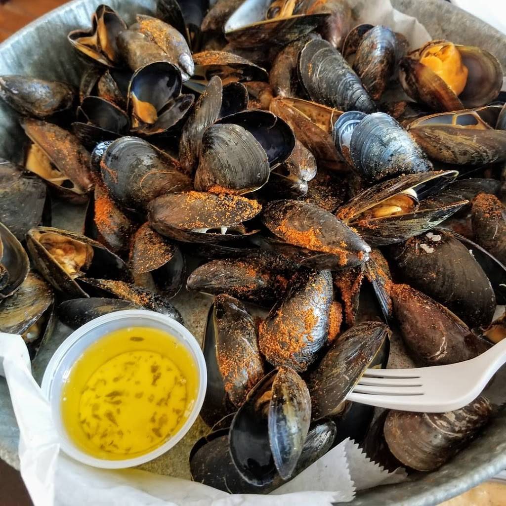 Smokeys BBQ & Lobster Pound | restaurant | 1061 Bar Harbor Rd, Trenton, ME 04605, USA | 2076677300 OR +1 207-667-7300