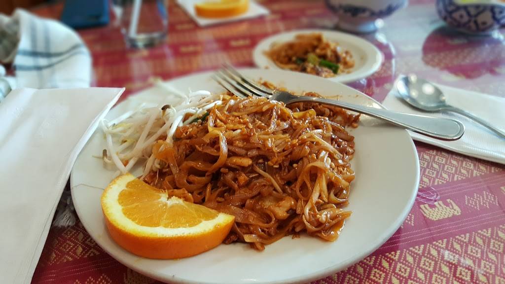 Cha Da Thai | restaurant | 173 Howard St, Boone, NC 28607, USA | 8282680434 OR +1 828-268-0434