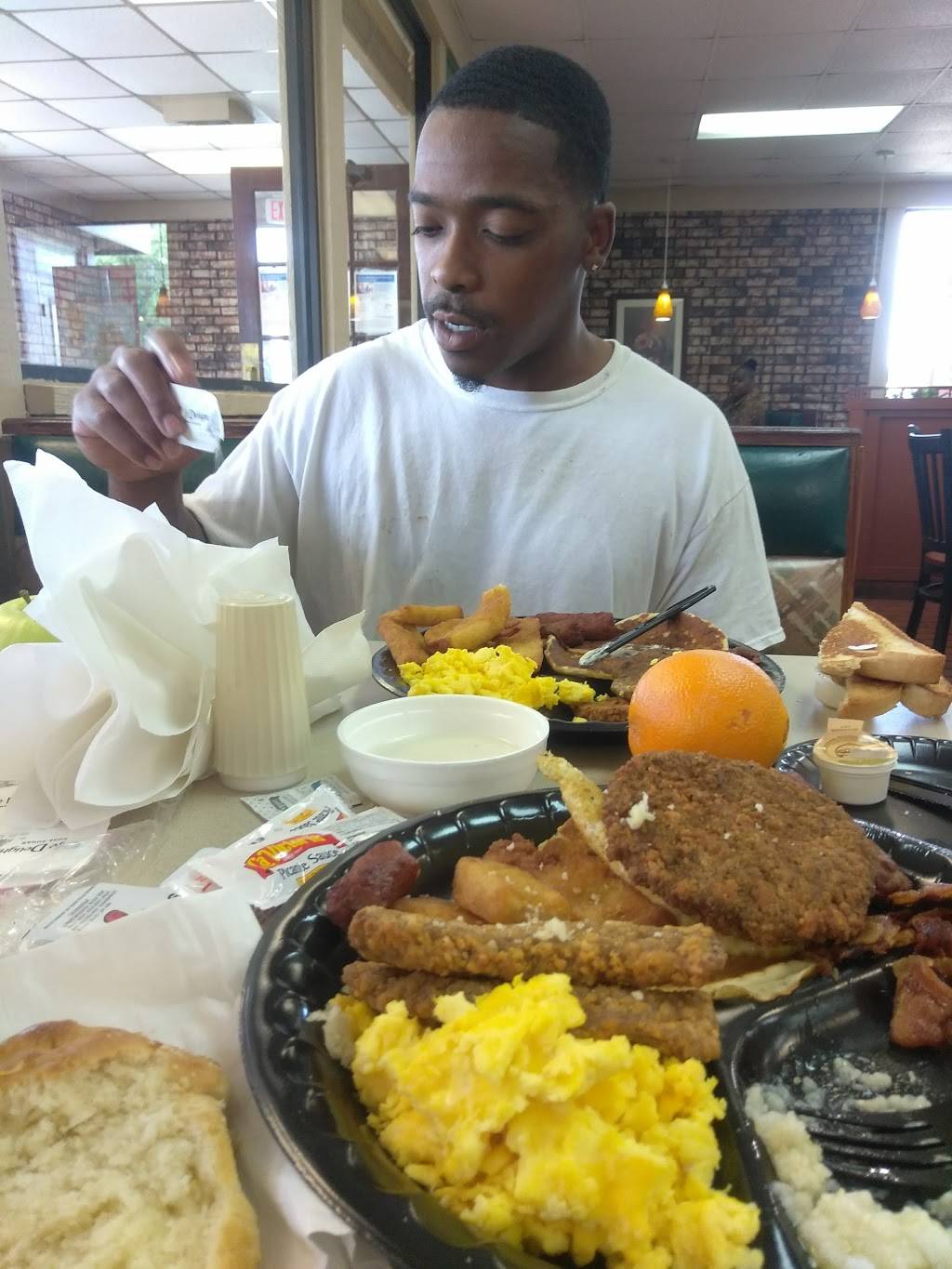 Grandys | restaurant | 3230 W Camp Wisdom Rd, Dallas, TX 75237, USA | 9722961944 OR +1 972-296-1944