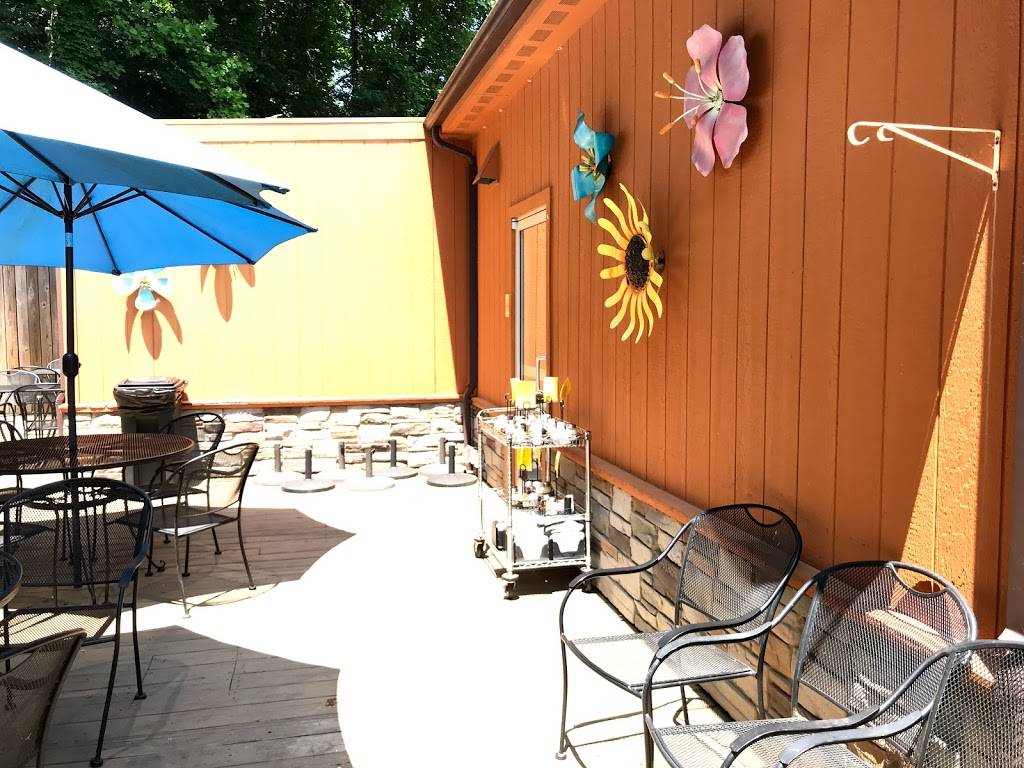 Bellas Pizza | restaurant | 872 E Main St, Abingdon, VA 24210, USA | 2766288101 OR +1 276-628-8101