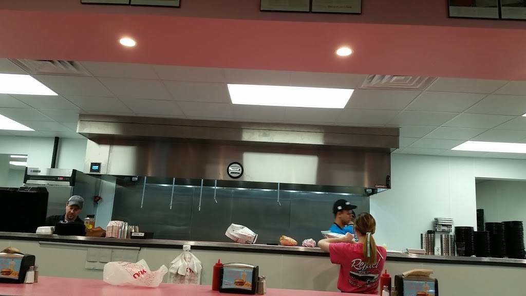 Hwy 55 Burgers Shakes & Fries | restaurant | 2132 N Locust Ave, Lawrenceburg, TN 38464, USA | 9312446745 OR +1 931-244-6745