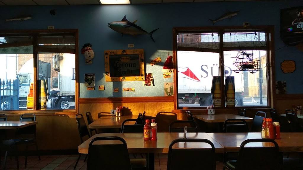 El Muelle | restaurant | 4253 W 47th St, Chicago, IL 60632, USA | 7732479811 OR +1 773-247-9811