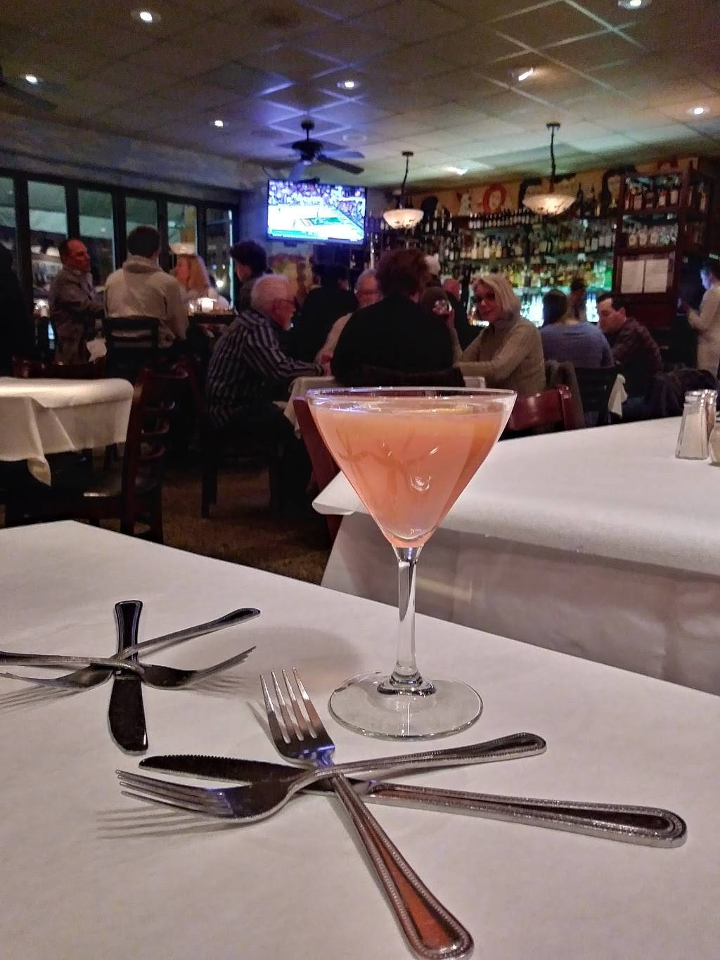 Osteria Il Centro | restaurant | 5101 Main St, Kansas City, MO 64112, USA | 8165612369 OR +1 816-561-2369