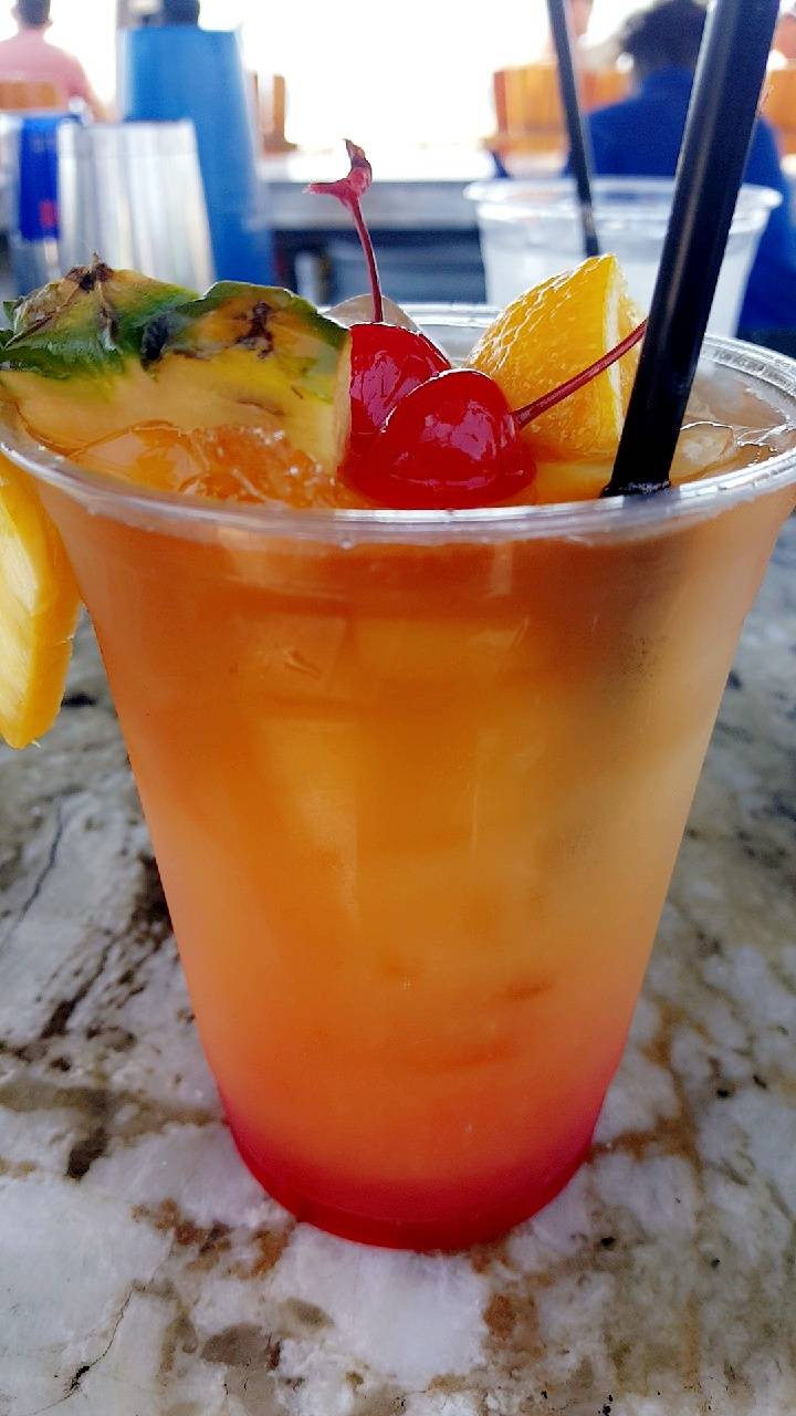 Beach House Grill | restaurant | 3125 Ocean Front Walk, San Diego, CA 92109, USA | 8582289283 OR +1 858-228-9283