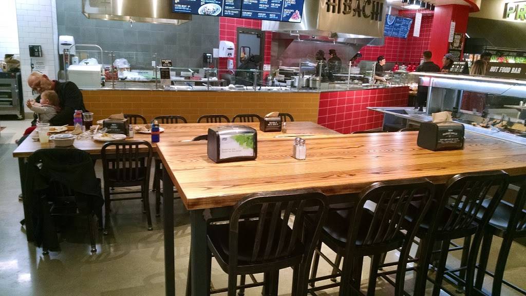 Hy-Vee Market Grille | restaurant | 420 Court Ave, Des Moines, IA 50309, USA | 5152432263 OR +1 515-243-2263