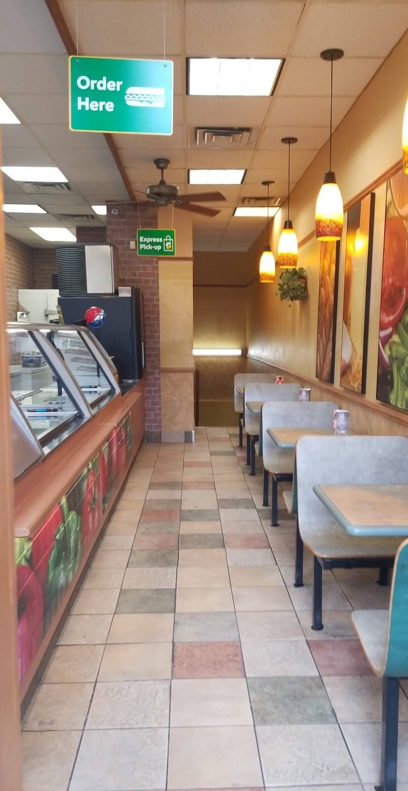 Subway | meal takeaway | 531 Parliament St, Toronto, ON M4X 1P3, Canada | 4169280999 OR +1 416-928-0999