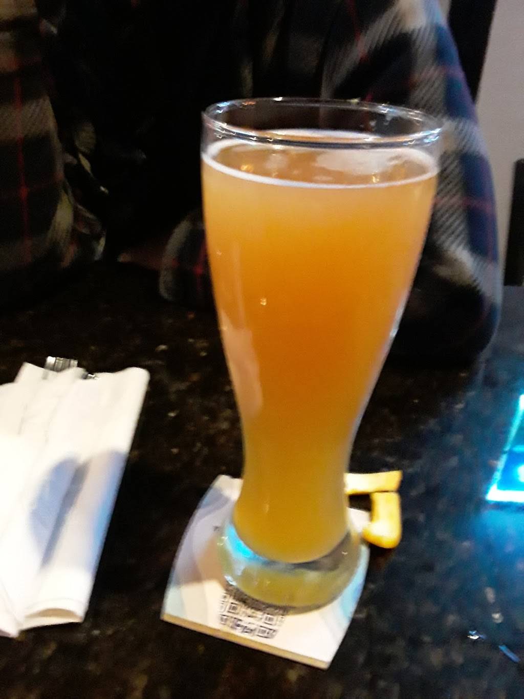 Mr. And Mrs. B Champs | restaurant | 2108 N Walnut St, Muncie, IN 47303, USA | 7652167126 OR +1 765-216-7126