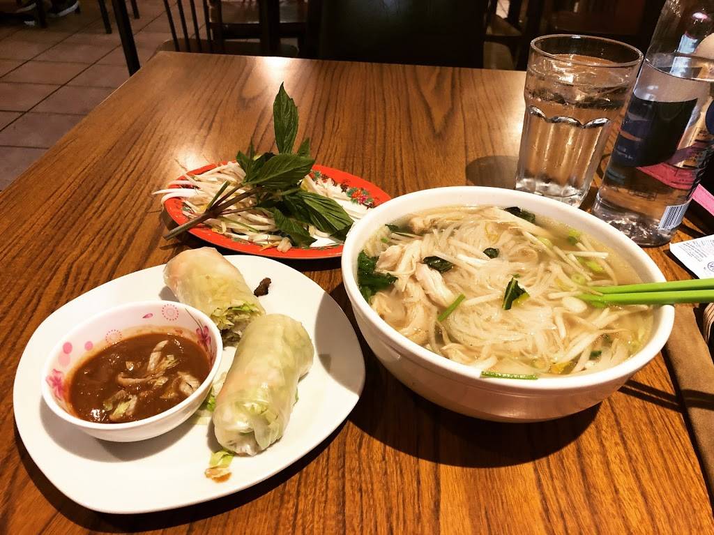 Phở 2000 Restaurant | restaurant | 198 Adams St, Dorchester, MA 02122, USA | 6174361908 OR +1 617-436-1908