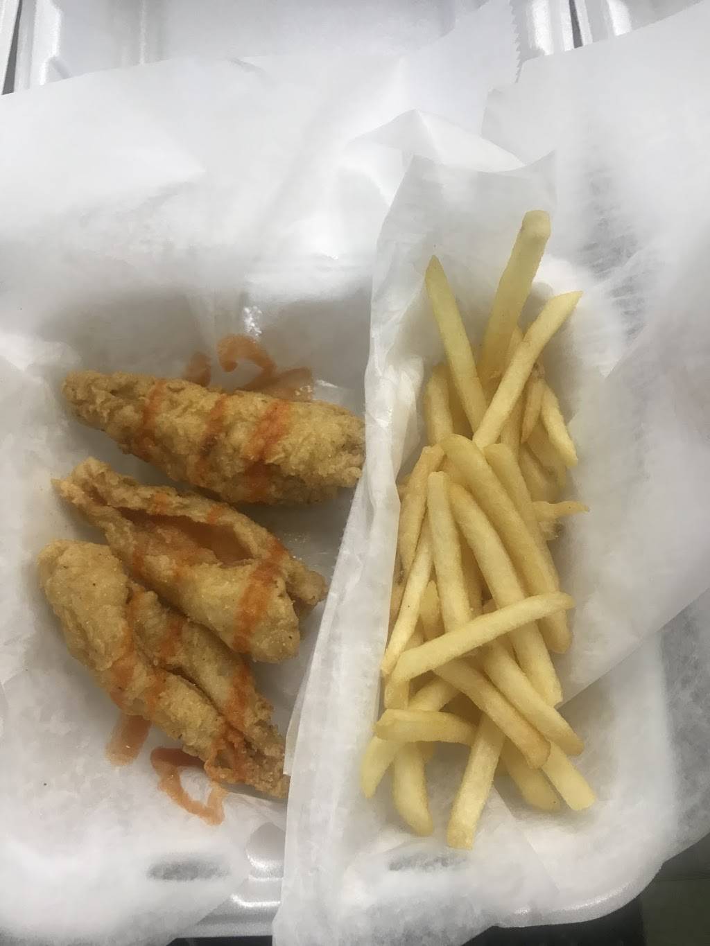 Trae’s Burgers•Chicken•Fish | restaurant | 1802 28th St SW, Wyoming, MI 49519, USA | 6166475942 OR +1 616-647-5942