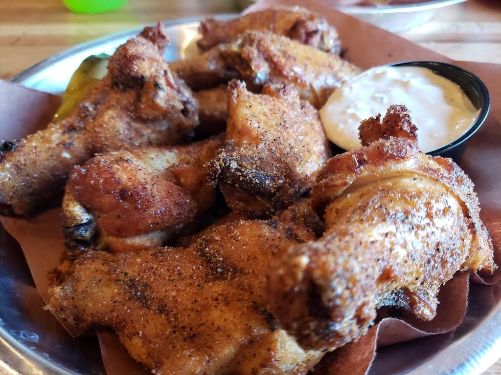 DOCs Madison Smokehouse | restaurant | 72 W Towne Mall, Madison, WI 53719, USA | 6088210439 OR +1 608-821-0439