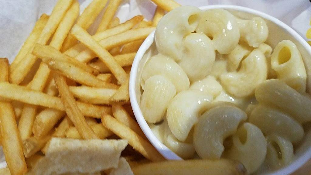 Buffalo Wild Wings | meal takeaway | 4401 Wisconsin Ave, Sedalia, MO 65301, USA | 6608290350 OR +1 660-829-0350