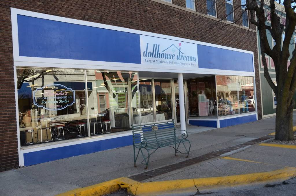 Megans Old Fashioned Ice Cream Parlor | restaurant | 818 Ave G, Fort Madison, IA 52627, USA | 3193720599 OR +1 319-372-0599