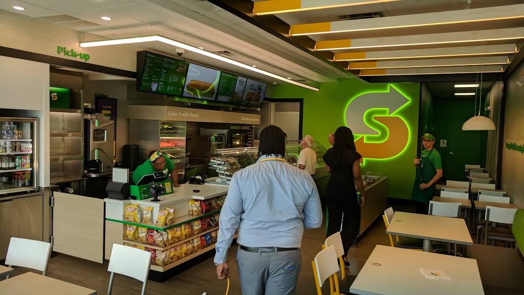 Subway | restaurant | 10121 W Commercial Blvd, Tamarac, FL 33321, USA | 9547243332 OR +1 954-724-3332