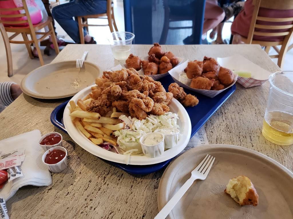 Two Little Fish Seafood Restaurant | restaurant | 300 Atlantic Ave, Westerly, RI 02891, USA | 4013489941 OR +1 401-348-9941