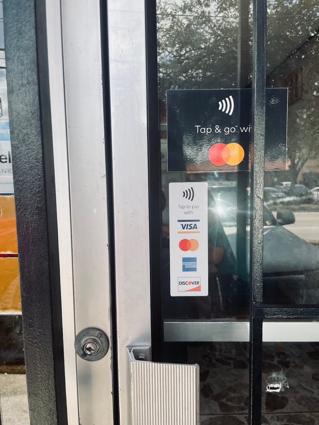 Ana’s Taqueria | restaurant | 4626 Maple Ave, Dallas, TX 75219, USA | 2145261460 OR +1 214-526-1460