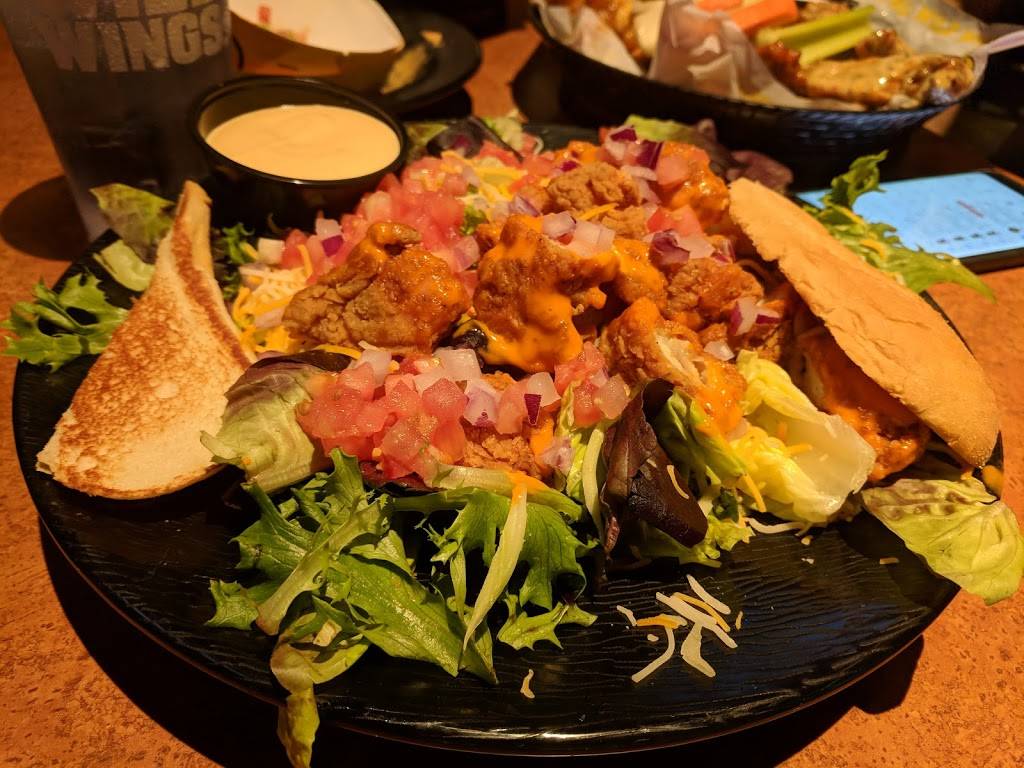 Buffalo Wild Wings | restaurant | 139 Flatbush Ave, Brooklyn, NY 11217, USA | 7189439453 OR +1 718-943-9453