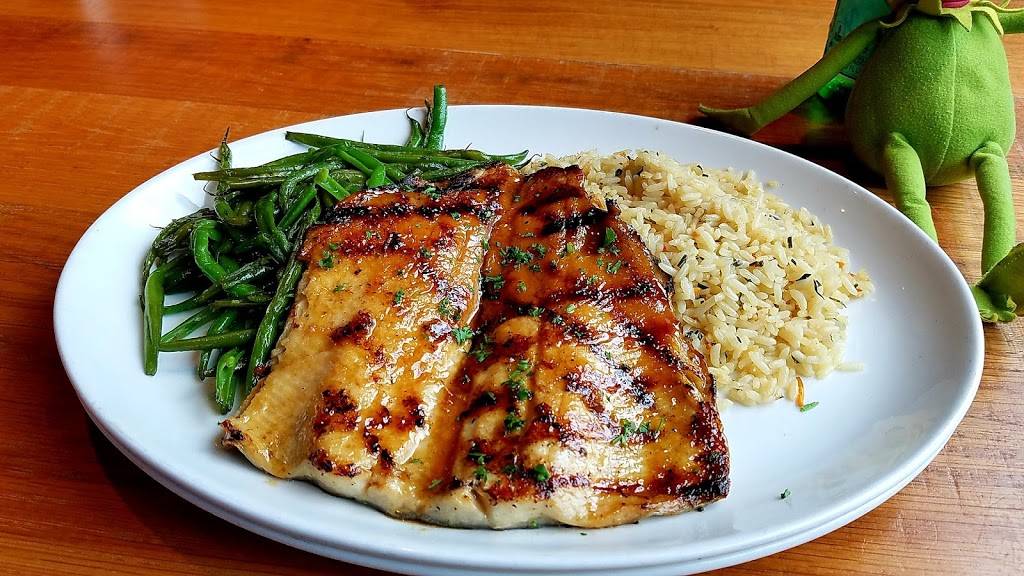 Village Tavern | restaurant | 4201 Congress St #190, Charlotte, NC 28209, USA | 7045529983 OR +1 704-552-9983