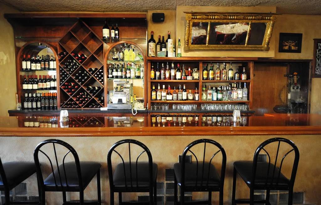 Jack & Giulios Italian Restaurant | restaurant | 2391 San Diego Ave, San Diego, CA 92110, USA | 6192942074 OR +1 619-294-2074