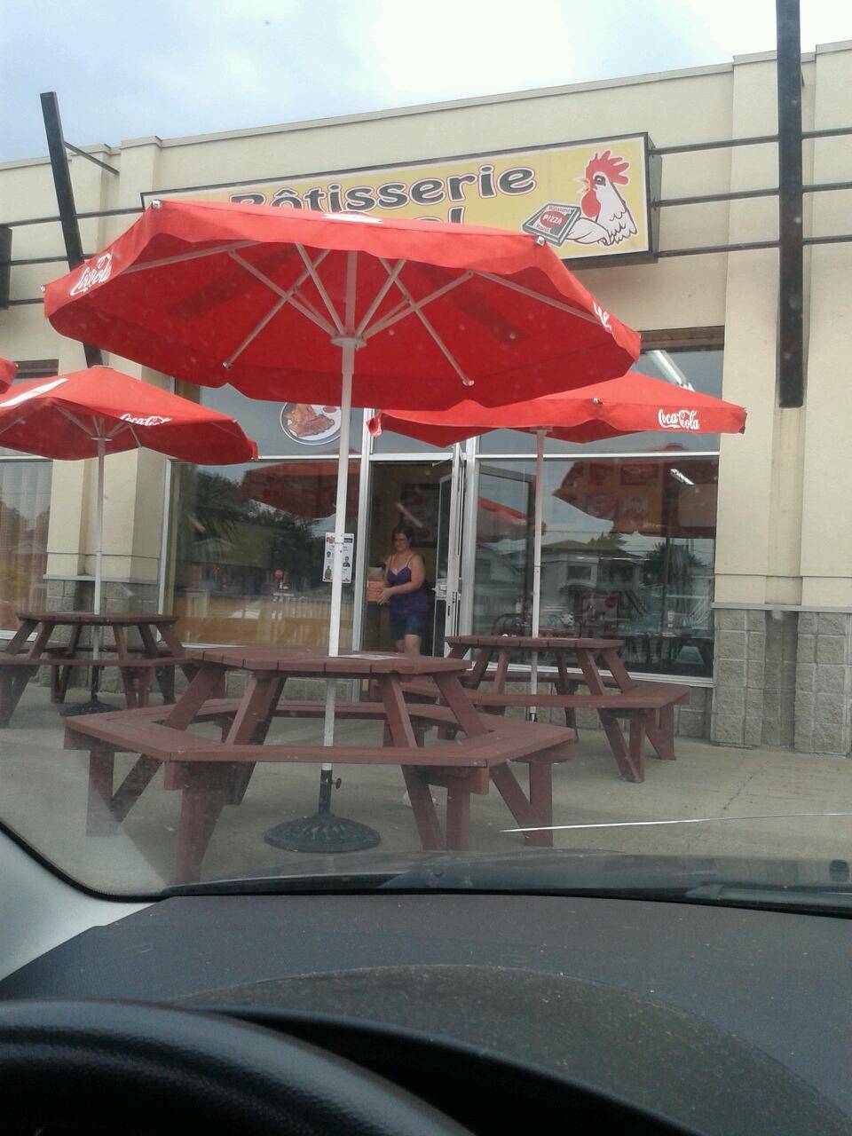 Rotisserie Pizzeria Royal | restaurant | 310 Boulevard Thibeau, Trois-Rivières, QC G8T 6Y4, Canada | 8196935730 OR +1 819-693-5730