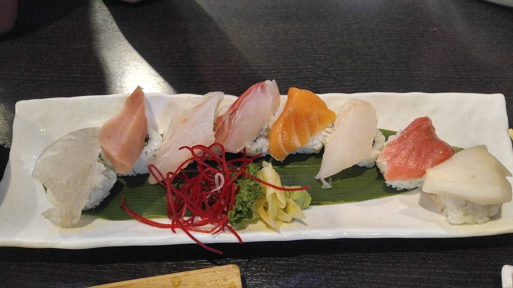 Huku Japanese Bistro | restaurant | 417 Mace Blvd D, Davis, CA 95618, USA | 5307500858 OR +1 530-750-0858