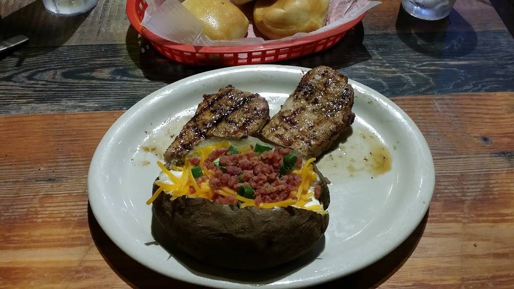 Clem Mikeskas Bar-B-Q Belton | restaurant | 2170 N Main St, Belton, TX 76513, USA | 2549393010 OR +1 254-939-3010