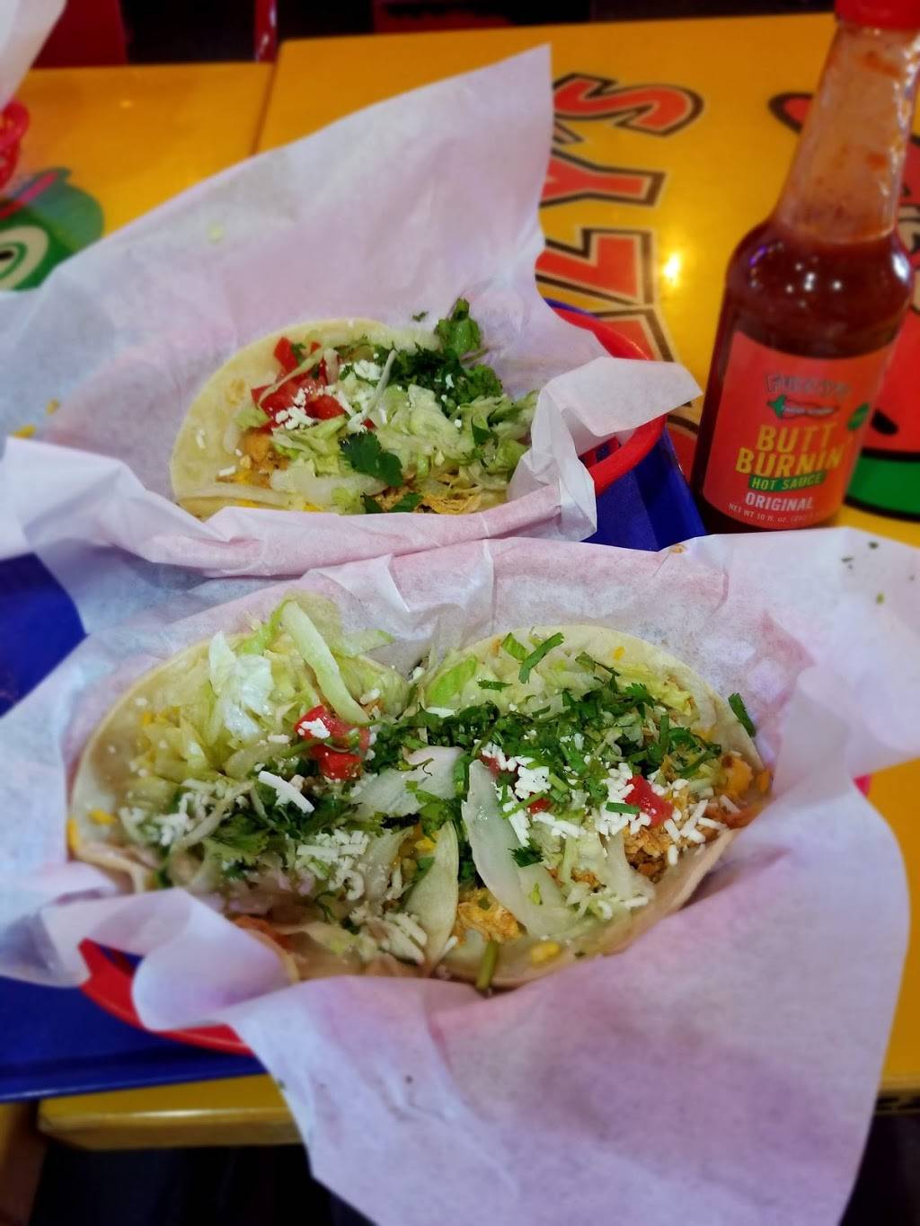 Fuzzys Taco Shop | restaurant | 2706 Elm St, Dallas, TX 75226, USA | 2146538226 OR +1 214-653-8226