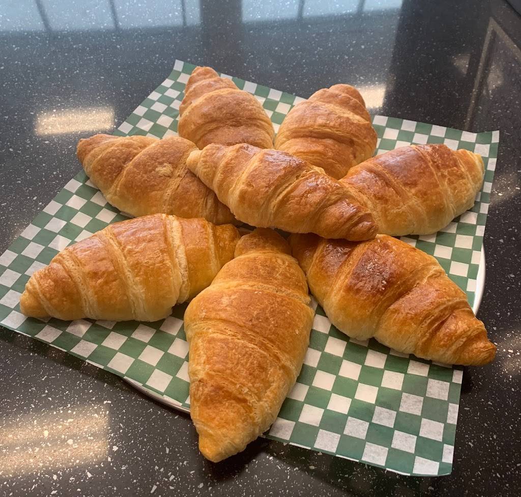 Pepe Pizza | meal takeaway | 7250 Keele St Food Court Entrance C, Concord, ON L4K 1Z8, Canada | 4163003377 OR +1 416-300-3377