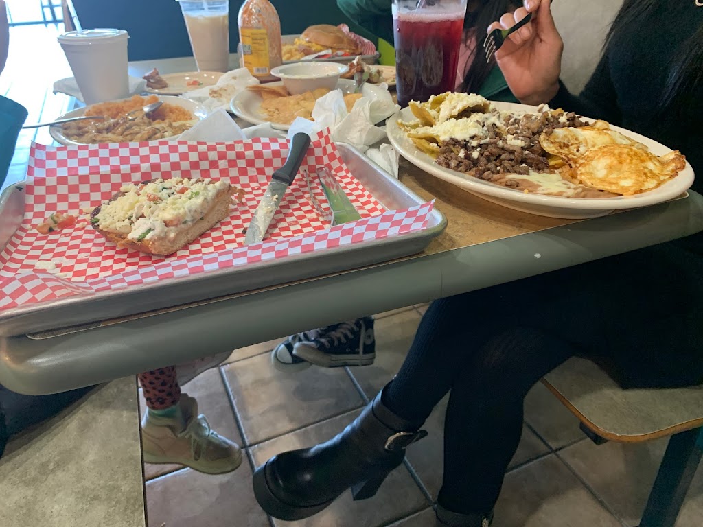 Chukis Deli Mexicano | restaurant | 7425 Goodman Rd, Olive Branch, MS 38654, USA | 6624248547 OR +1 662-424-8547