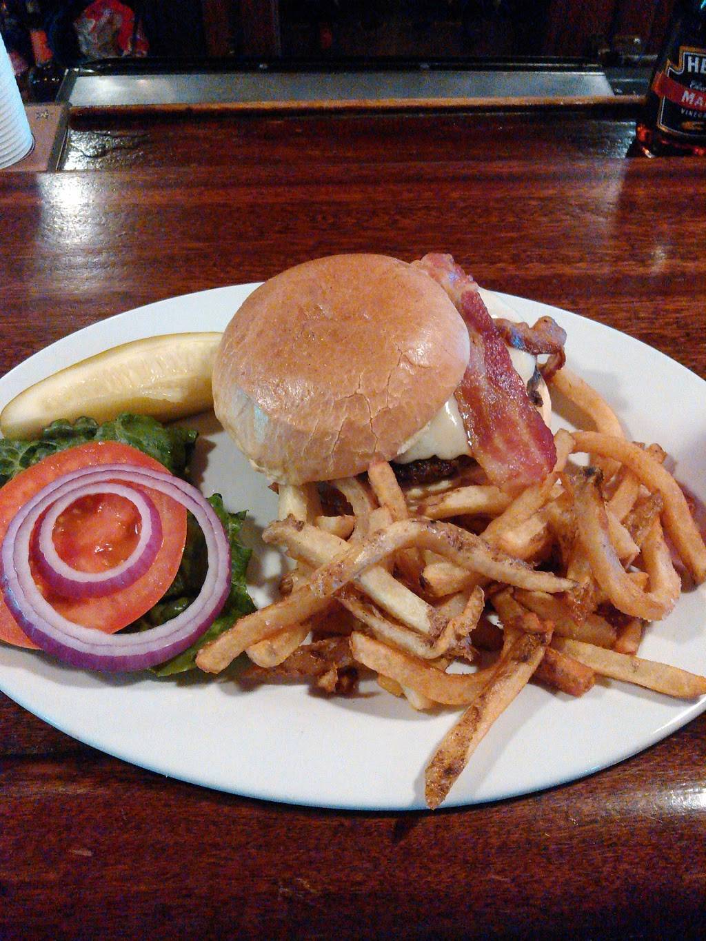Academy Tavern | restaurant | 12800 Larchmere Blvd, Cleveland, OH 44120, USA | 2162291171 OR +1 216-229-1171