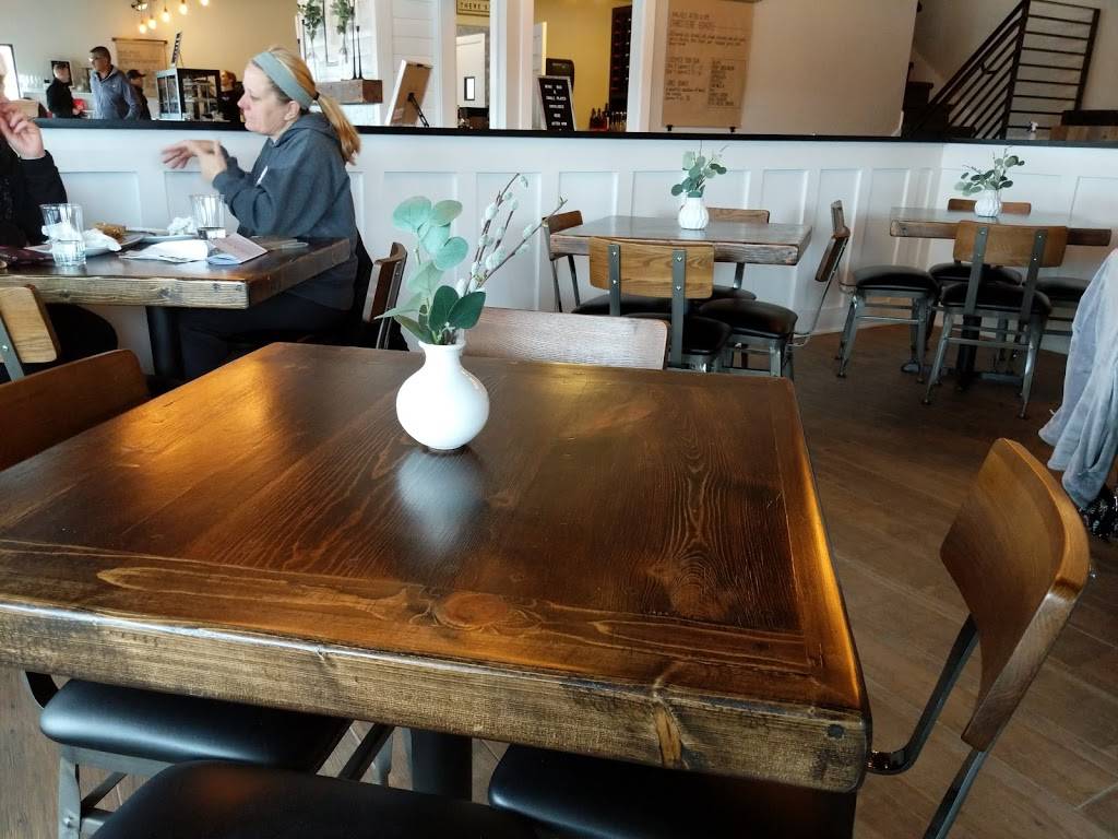 Grace Coffee and Wine | restaurant | 42 W Countryside Pkwy, Yorkville, IL 60560, USA | 6303852148 OR +1 630-385-2148