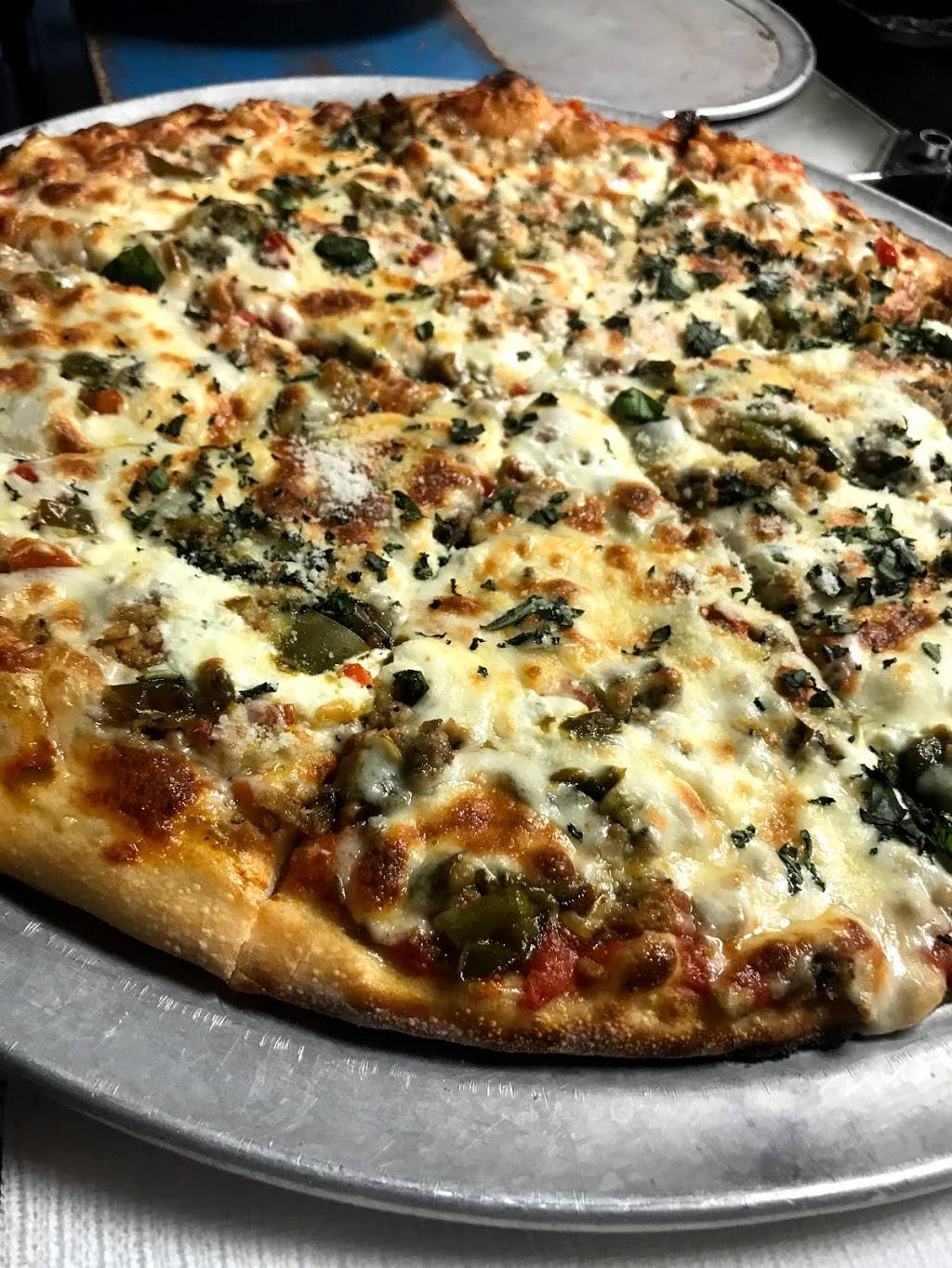 The Gas and Oil Grill | restaurant | Glenwood Shopping Plaza, Oneida, NY 13421, USA | 3153619900 OR +1 315-361-9900