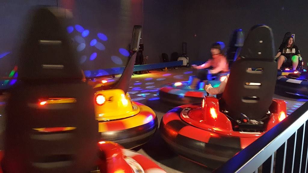 Whipples Fun Center | restaurant | 1510 E Bell Rd #300, Phoenix, AZ 85022, USA | 6028028350 OR +1 602-802-8350