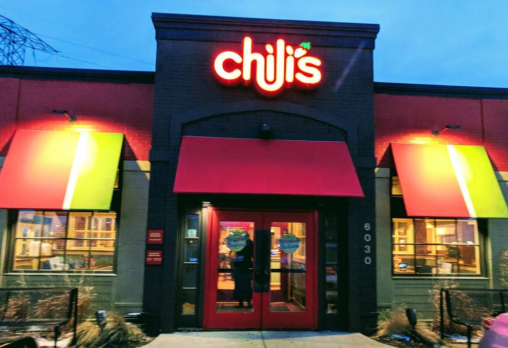 Chilis Grill & Bar | meal takeaway | 6030 Grand Ave, Gurnee, IL 60031, USA | 8478551025 OR +1 847-855-1025