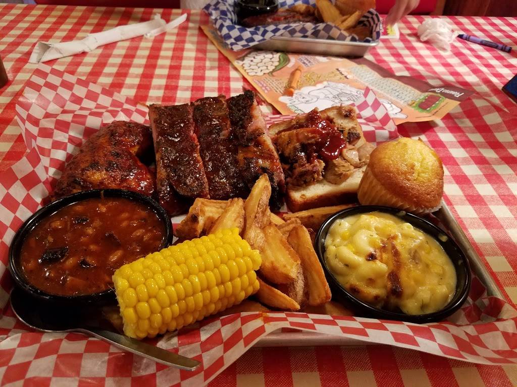 Famous Daves Bar-B-Que | restaurant | 3303 N Perryville Rd, Rockford, IL 61114, USA | 8156360300 OR +1 815-636-0300