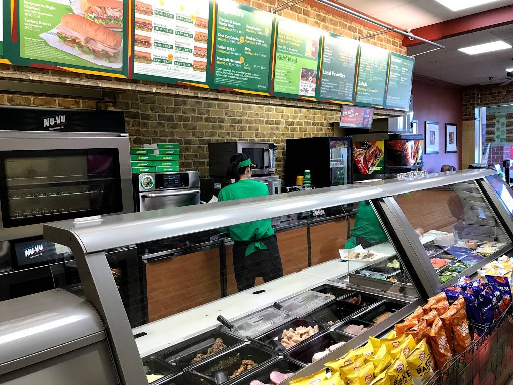 Subway Restaurants | restaurant | 6223 Oxon Hill Rd, Oxon Hill, MD 20745, USA | 3018390096 OR +1 301-839-0096