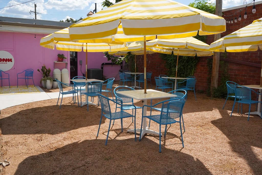 Zonk Burger | restaurant | 2919 Race St, Fort Worth, TX 76111, USA | 8173498646 OR +1 817-349-8646