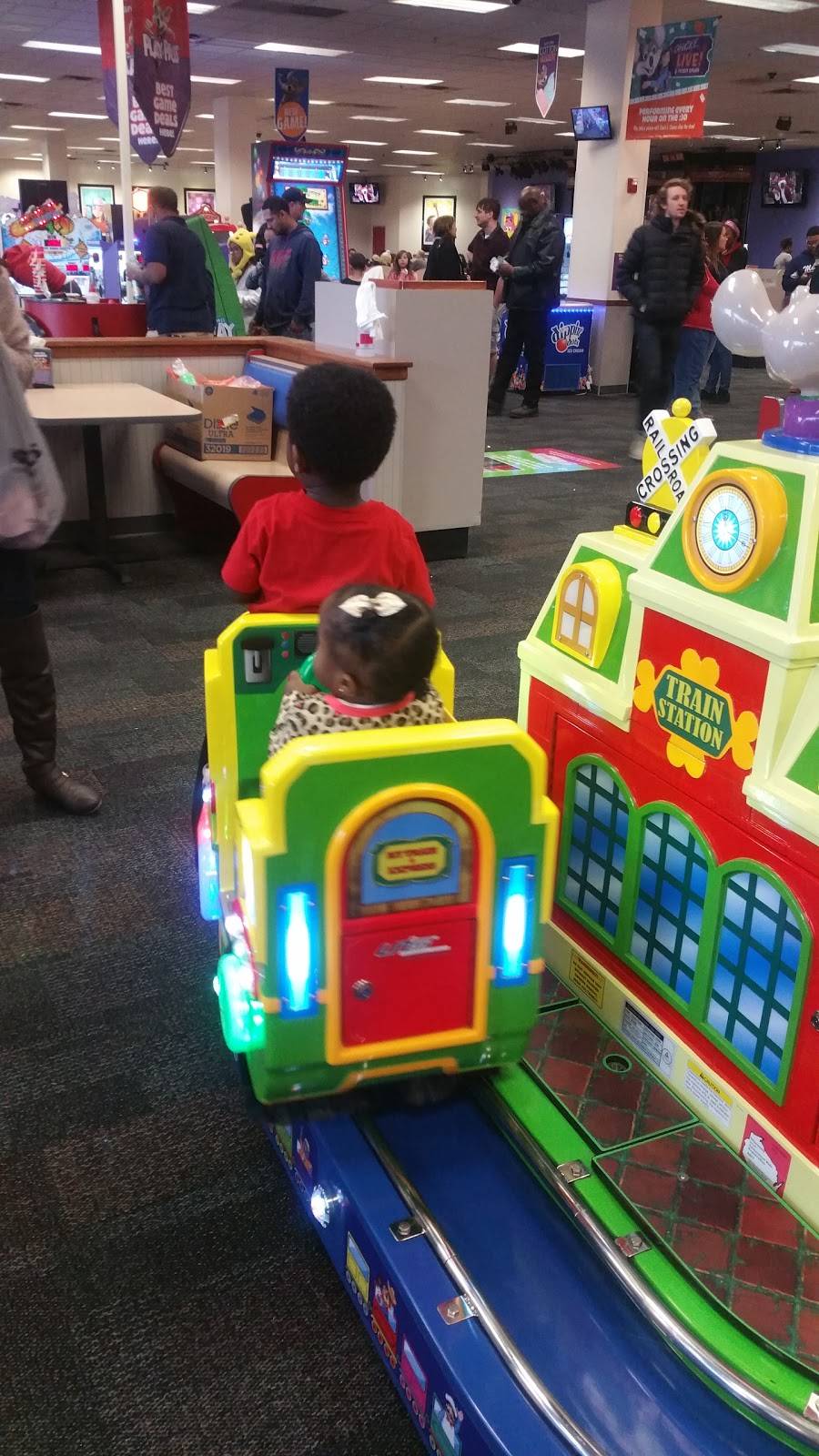 Chuck E. Cheeses | restaurant | 19125 W Bluemound Rd, Brookfield, WI 53045, USA | 2627851400 OR +1 262-785-1400