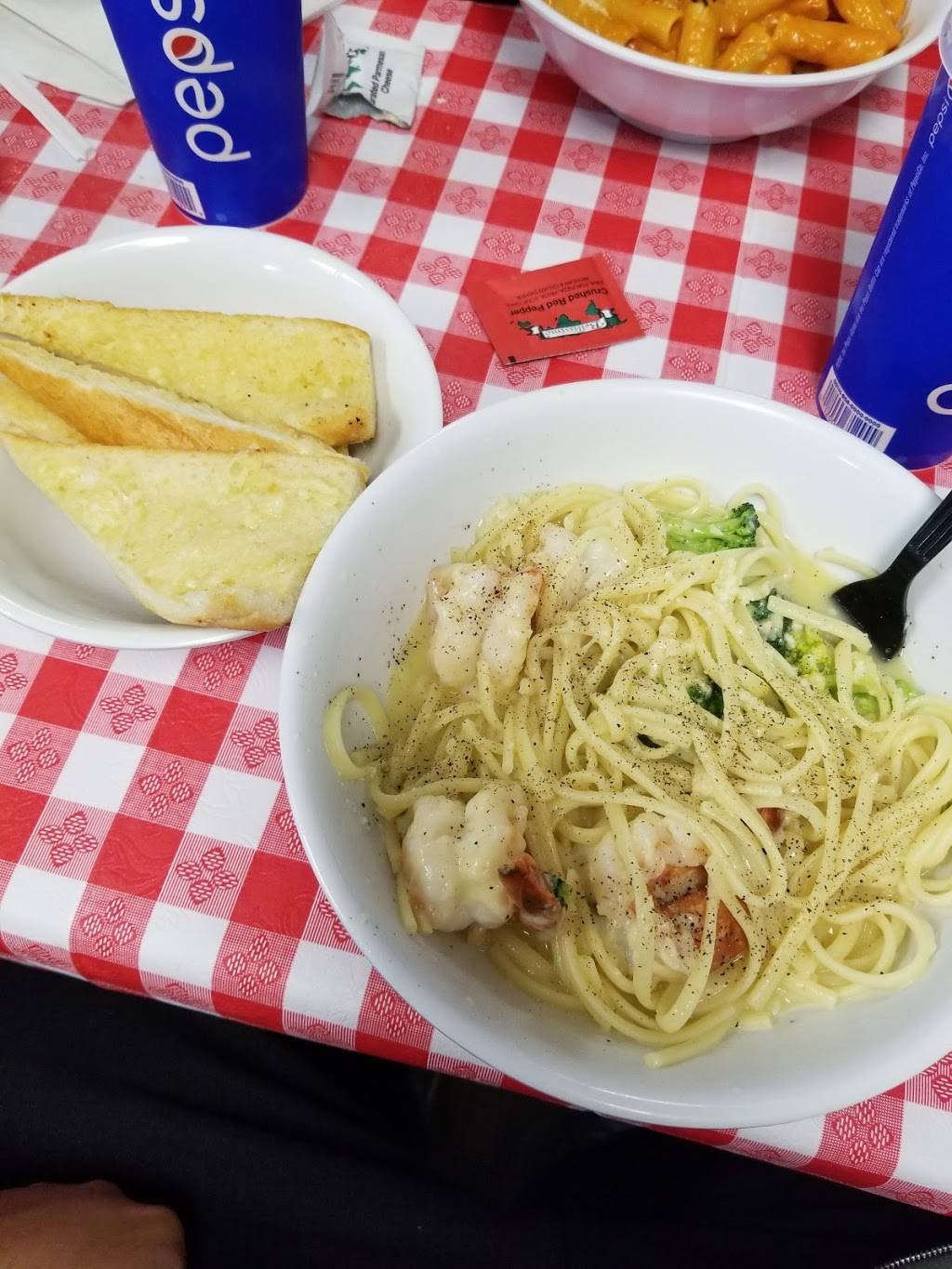 Lauras Pizza and Pasta | restaurant | 1546 W 35th St, Chicago, IL 60609, USA | 7738010099 OR +1 773-801-0099