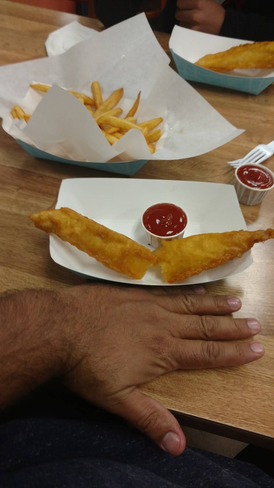 York Shore House | restaurant | 43629 15th St W, Lancaster, CA 93534, USA | 6619453370 OR +1 661-945-3370