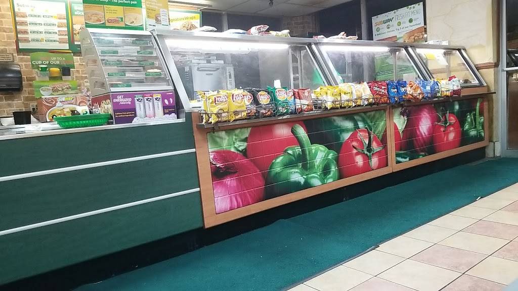 Subway Restaurants | restaurant | 201 E Sunrise Blvd, Fort Lauderdale, FL 33304, USA | 9544622322 OR +1 954-462-2322
