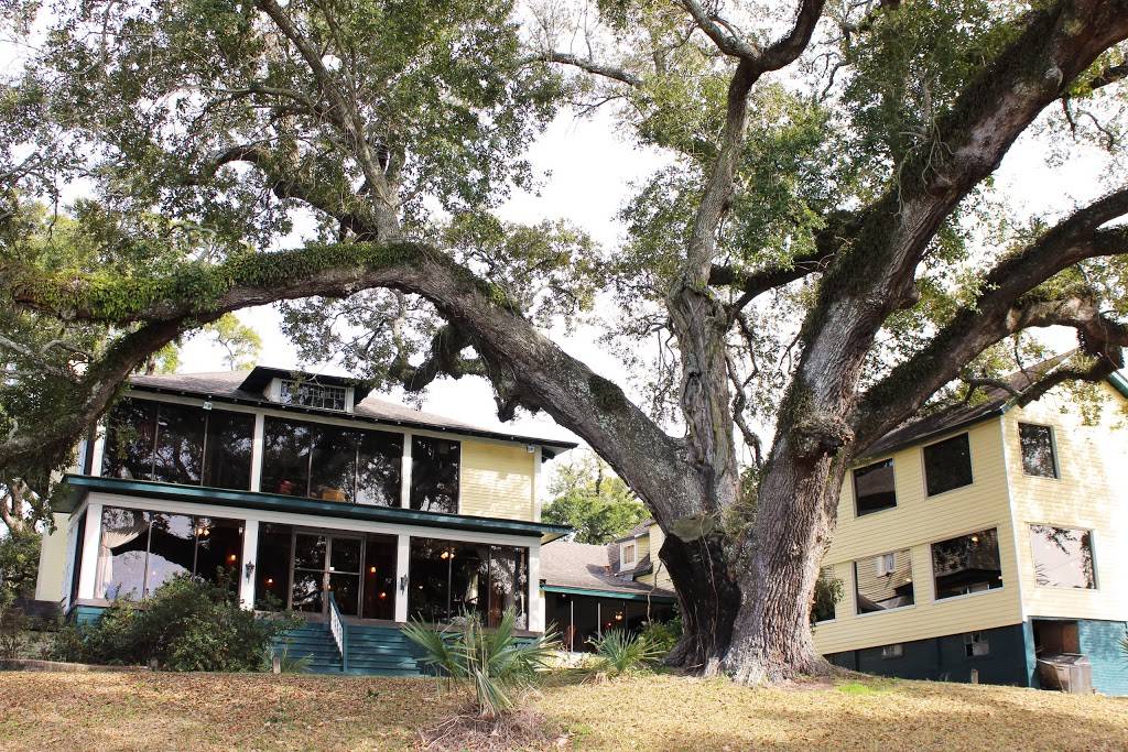 Aunt Jennys Catfish Restaurant | restaurant | 1217 Washington Ave, Ocean Springs, MS 39564, USA | 2288759201 OR +1 228-875-9201