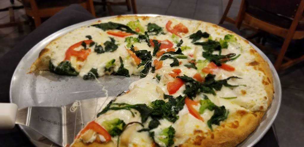 Albas Italian Restaurant | restaurant | 4601 Boat Club Rd, Fort Worth, TX 76135, USA | 8172386664 OR +1 817-238-6664